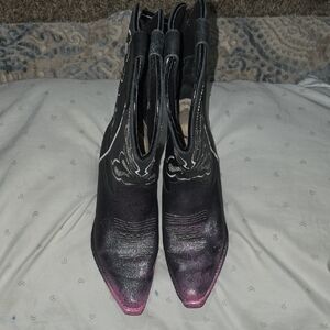 Elegant Black and Pink Heeled Boots
